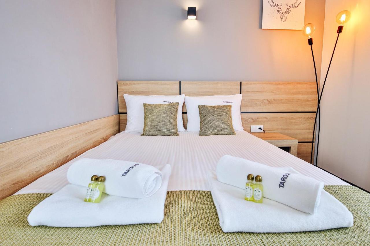 Targowa37 Uniejow Bed & Breakfast Екстериор снимка