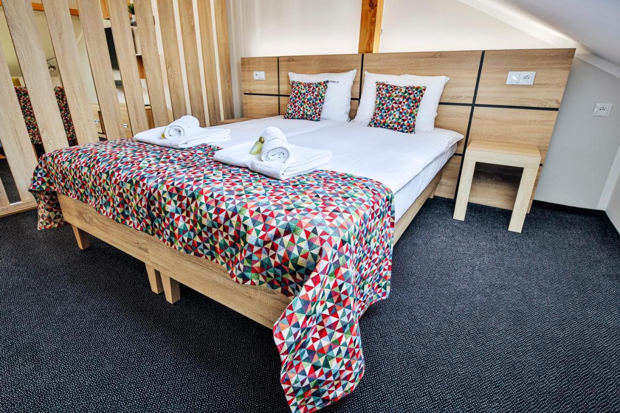 Targowa37 Uniejow Bed & Breakfast Екстериор снимка