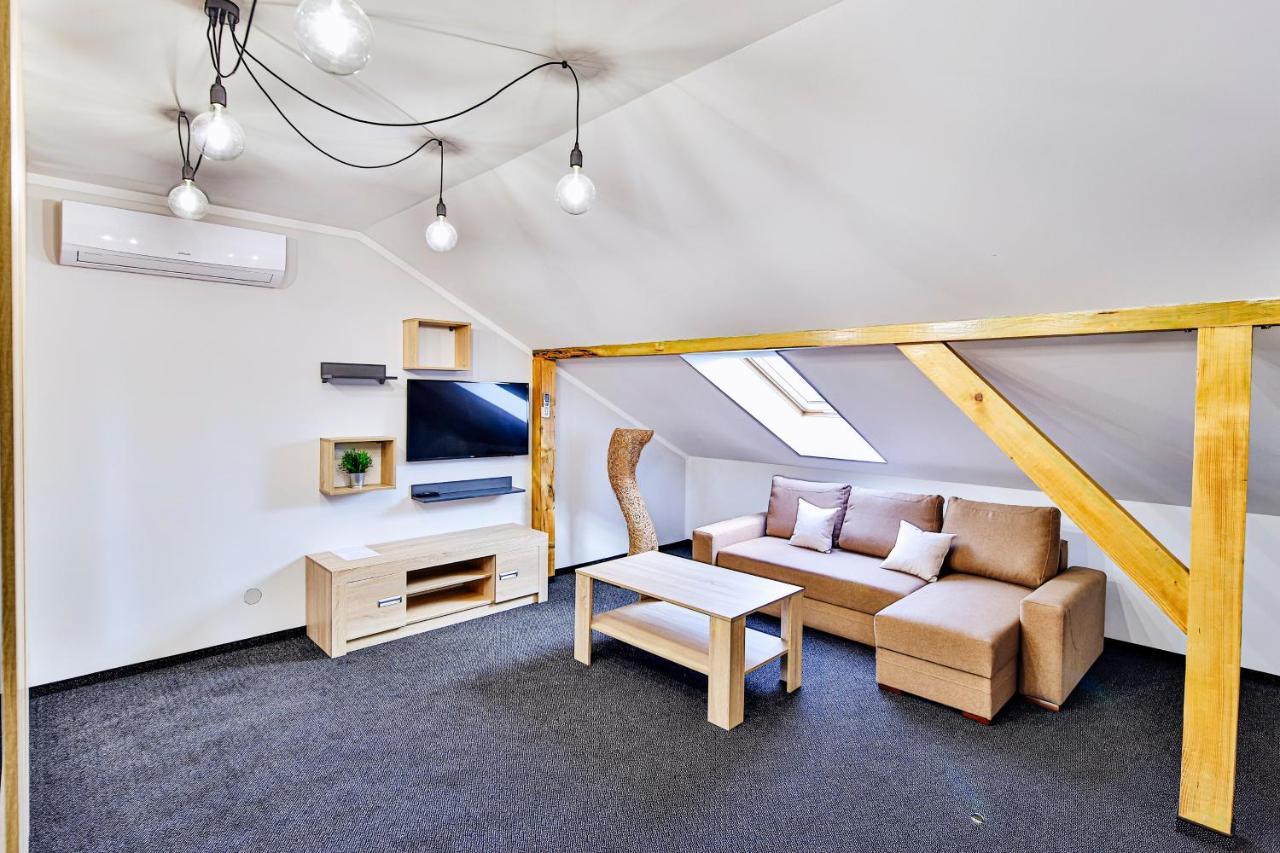 Targowa37 Uniejow Bed & Breakfast Екстериор снимка